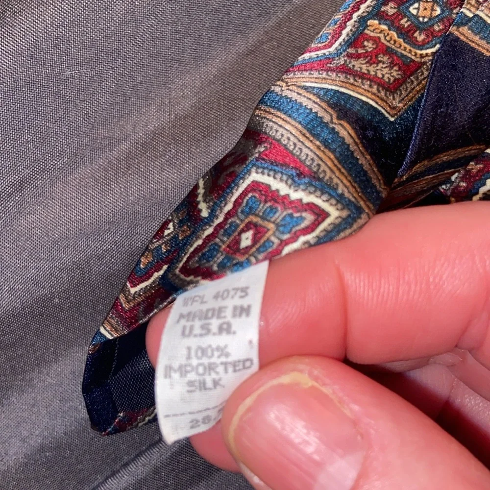 Oscar de la Renta 100% silk necktie